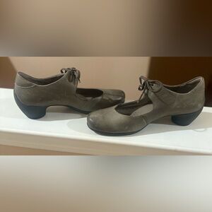 Women's ECCO‎ Sculptured Gray Leather Lace-Up Mary Jane
Heels EU 38/ US 7/7.5